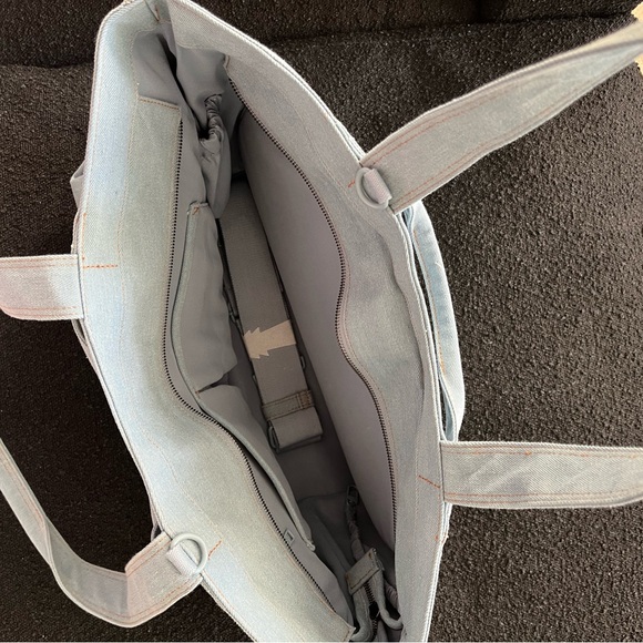 GAP X BEIS The Travel Tote - Picture 5 of 8